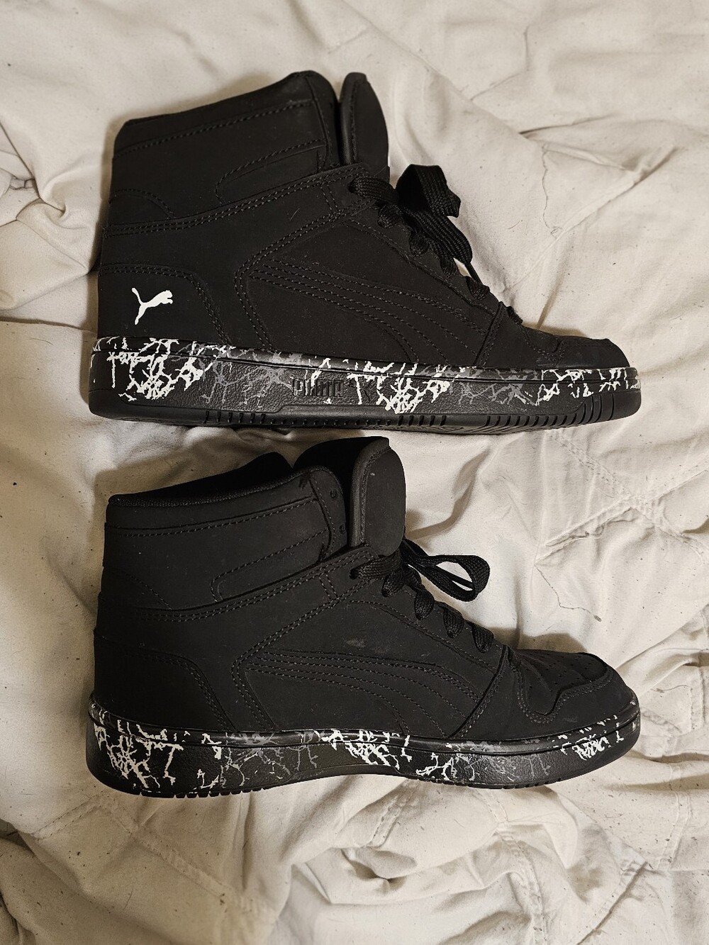 PUMA Big Kid Size 6 Black High Top Sneakers Splatter Sole Basketball Shoes